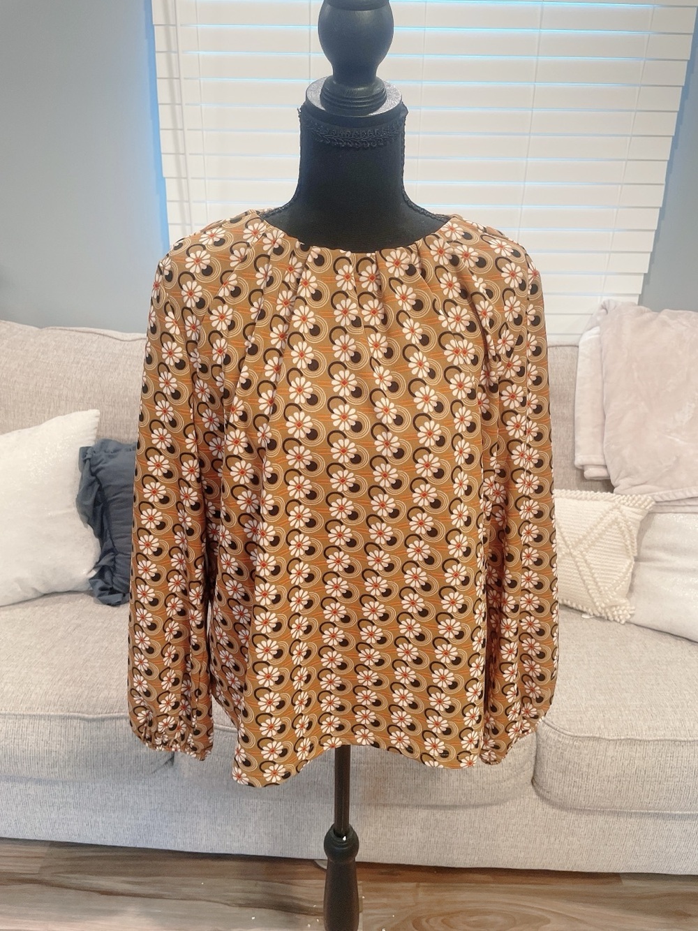 Melloday Tan and Black Floral Blouse Size Large